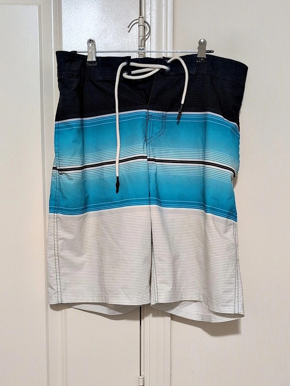 No Boundaries Striped Board Shorts Blue & Navy Size 30
